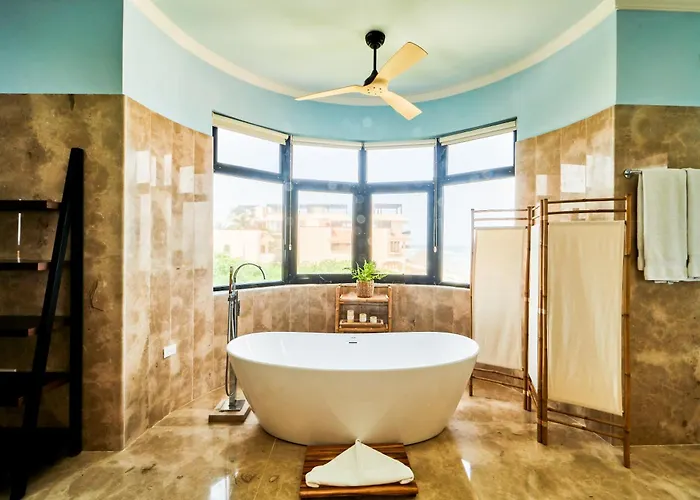 Luxury 7 Bedroom Oceanfront At Hacienda Tankah With Infinity Pool & Premium Hospitality Pousada